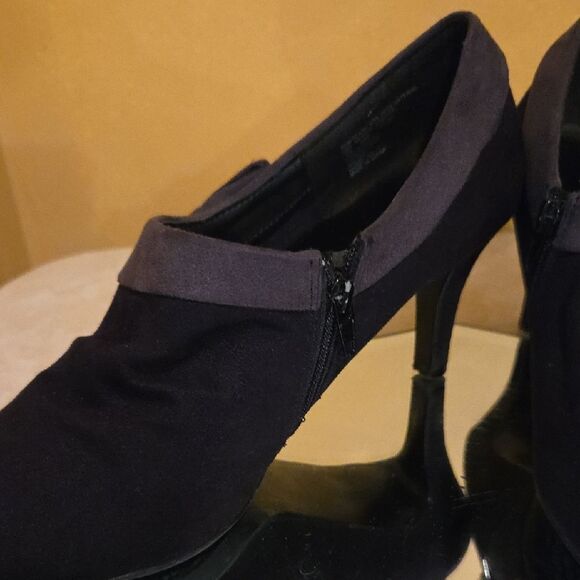 Covington Dark Loafers with Bow Accent - Picture 5 of 7